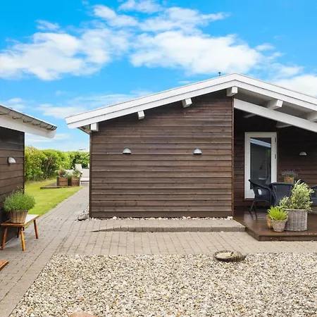 Vakantiehuis Dimo - 20m From The Sea By Interhome