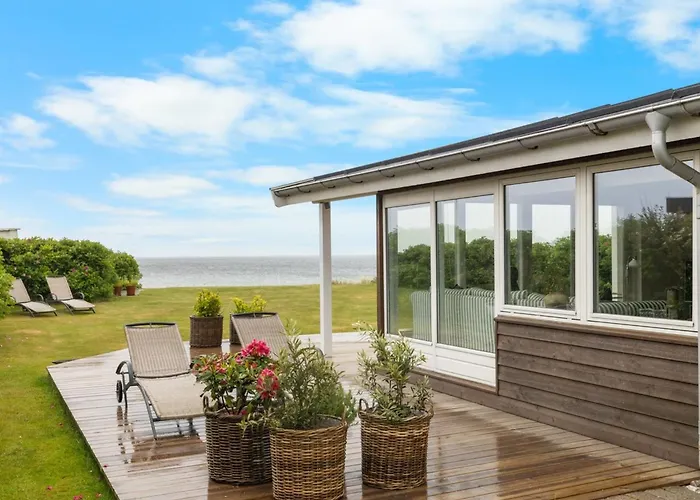 Dimo - 20m From The Sea By Interhome